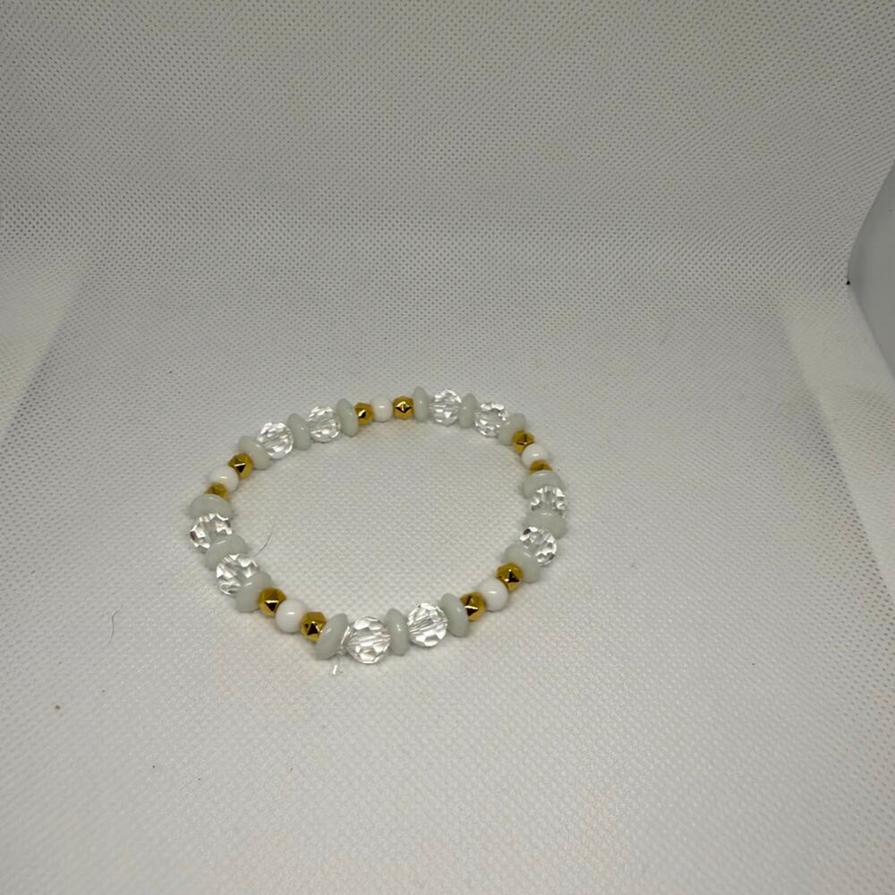 🤍✨ Elegant Watch & Bracelet Set – Soft Glam Stack ✨🤍 New Battery - Picture 9 of 10